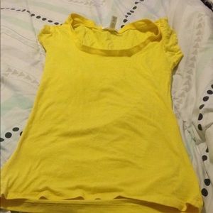 Yellow or baby blue stretchy t-shirt